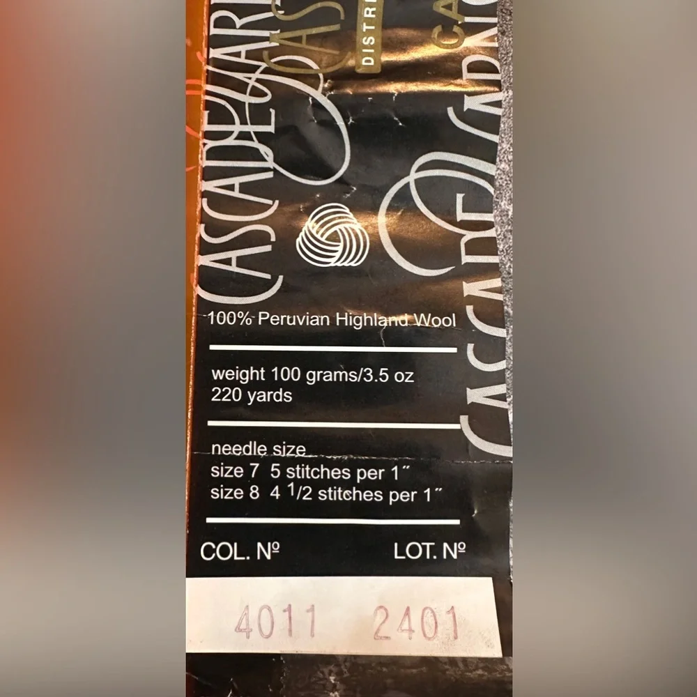 Cascade 220 Peruvian Highland Wool Yarn 🧶 1200+ yards - Picture 5 of 5